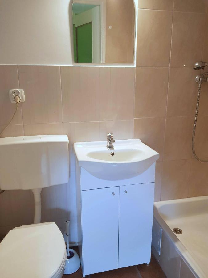 Jasmin Apartment Budry ภายนอก รูปภาพ